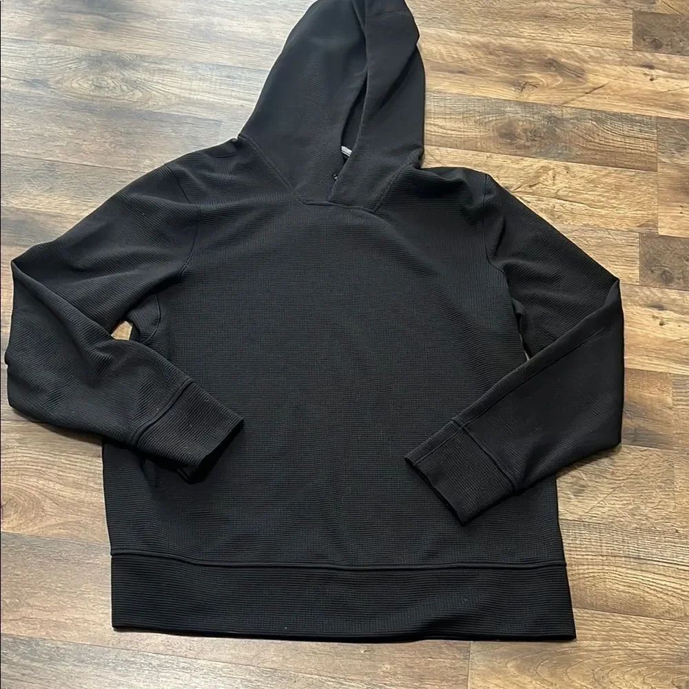 Lululemon black pullover. Medium